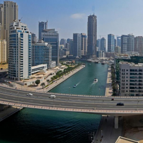 The Lookout -2 Bed apartment Infinity pool with panoramic view